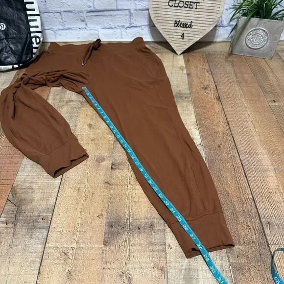 Lululemon Ready to Rulu High-Rise Jogger
Roasted Brown

Size 14 - Picture 9 of 15